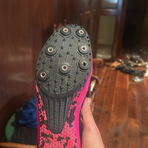 Cross country running shoes. - Picture 2 of 3